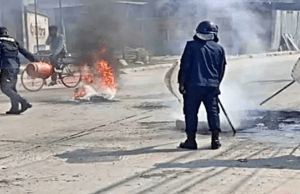 नेपाल के बीरगंज शहर में गिरफ्तारी के विरोध में सड़कों पर उतरे लोग, बॉर्डर पर बढ़ाई गई सुरक्षा