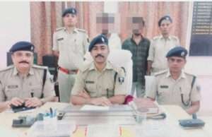 केसरिया लूट कांड का उद्भेदन, दो बदमाश गिरफ्तार, आर्म्स व लूट के सामान बरामद