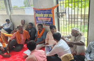 मोतिहारी सीओ व अंचल कार्यालय में भ्रष्टाचार के खिलाफ मुखिया संघ का बेमियादी अनशन दूसरे दिन जारी