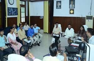 स्वतंत्रता दिवस समारोह के सफल आयोजन को लेकर डीएम ने की बैठक, गांधी मैदान में सुबह 9 बजे प्रभारी मंत्री करेंगे झंडोत्तोलन