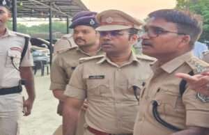 गिरफ्तार बदमाश सह मुखिया पति कमरुद्दीन व उसकी पत्नी को भेजा गया जेल, बाइक मैकेनिक से बन गया अपराध की दुनिया का बादशाह