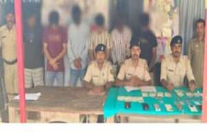 मोतिहारी पुलिस की बड़ी कार्रवाईः 06 साइबर अपराधी गिरफ्तार, नकली लॉटरी वेबसाइट के जरिये ठगी का भंडाफोड़