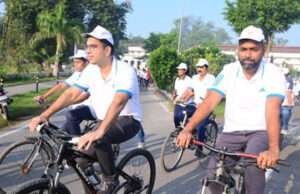 मतदाता जागरूकता को निकाली गई साइकिल रैली, स्कूली बच्चों ने निभाई भागीदारी