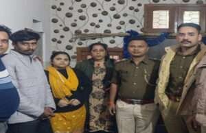 जिस मृत पत्नी की हत्या के आरोप में चार माह से था जेल में बंद, वह दिल्ली में आशिक संग जिंदा मिली, हैरान कर देने वाली सच्चाई