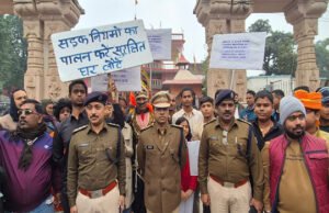 यातायात नियमों का पालन ही जीवन की सुरक्षा, बच्चों ने नुक्कड़ नाटक से दिया सशक्त संदेश, एसपी स्वर्ण प्रभात भी हुए शामिल