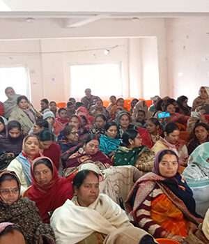 रामगढ़वा में आंगनवाड़ी की समीक्षा बैठक में वसूली को लेकर जमकर बवाल, सीडीपीओ पर लगे ये आरोप