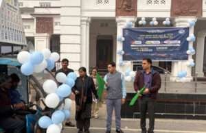 सड़क सुरक्षा माह के तहत जागरूकता रथ को डीएम ने दिखाई हरी झंडी, सभी प्रखंडों में होगा यह काम