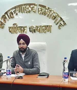 पश्चिम चंपारण के सभी सरकारी कार्यालयों में सोमवार और शुक्रवार को अनिवार्य रूप से उपस्थित रहेंगे अधिकारी, इस तारीख से यह व्यवस्था लागू