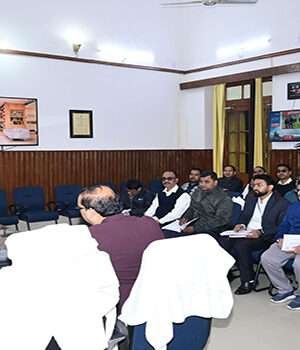 शिक्षा का अधिकार अधिनियम 2009 को कड़ाई से करें लागू, कमजोर वर्ग के बच्चों का एडमिशन लेना सुनिश्चित करें निजी विद्यालय, डीएम का सख्त निर्देश