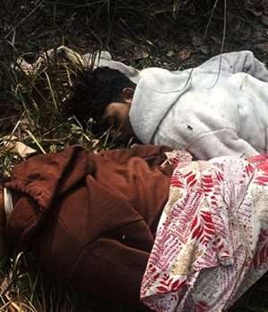 खेत में पेड़ से लटकते मिले युवक-युवती के शव, सुगौली में सनसनी