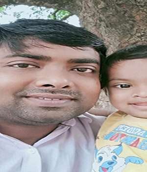 रामगढ़वा में फंदे से लटका मिला बैंक मैनेजर का शव, हत्या की आशंका, पत्नी शक के घेरे में