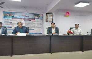 निजी विद्यालयों की मनमानी पर डीएम का अंकुश, दिए ये सख्त निर्देश, कहा- री-एडमिशन व डेवलपमेंट चार्ज भी करें खत्म