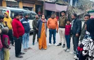 मेयर प्रीति कुमारी ने हिन्दी बाजार चौक पर किया औचक निरीक्षण, सफाई में लापरवाही पर एजेंसी को फटकार