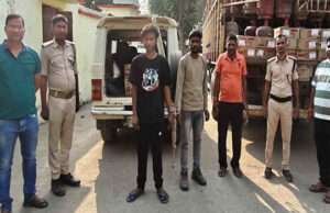 मोतिहारी में गैस सिलेंडर लदे ट्रक से विदेशी शराब की खेप जब्त, तीन तस्कर गिरफ्तार