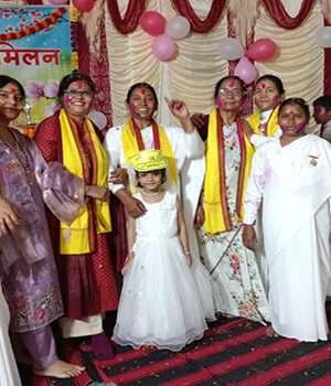 ब्रह्माकुमारीज ईश्वरीय विश्व विद्यालय सेवा केंद्र में आलौकिक होली का आयोजन