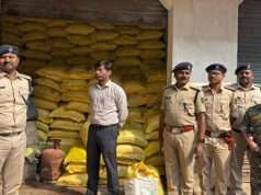 डीएम के निर्देश पर नेपाल सीमावर्ती इलाकों के खाद दुकानों पर छापेमारी, तस्करी की 55 बैग यूरिया जब्त