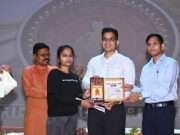 मोतिहारी के टॉप रैंकरों को सम्मानः जिला प्रशासन ने मैट्रिक व इंटर के टॉपर छात्रों को किया गया सम्मानित