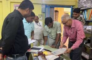 रक्सौल एसडीओ ने किया अनुमंडलीय अस्पताल का निरीक्षण, गायब चिकित्सकों व हेल्थ मैनेजर से स्पष्टीकरण