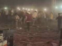 मुजफ्फरपुर जिले के गरहा में आयोजित मेला में खेसारी लाल यादव को देख बेकाबू हुए लोग, पत्थरबाजी, लाठीचार्ज