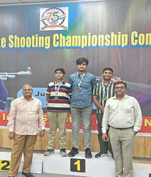 चंपारण के लाल ने नालंदा में लहराया परचमः पहले ही प्रयास में स्वर्णिम निशाना, प्रतीक मिश्रा ने बिहार राज्य शूटिंग चौंपियनशिप में जीता गोल्ड